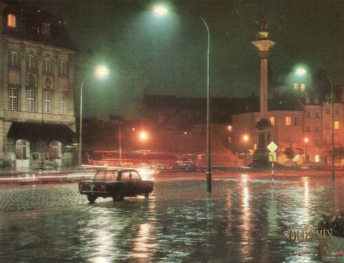 Plac Zamkowy, Warszawa – deszczowa noc, lata 70.